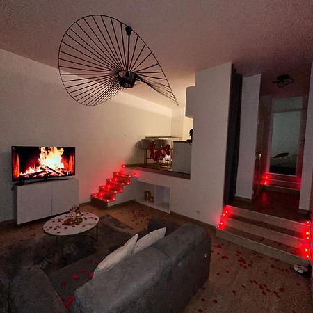 2 Pieces - Parking - Jacuzzi - Food & Drink - Love Мантон Екстер'єр фото