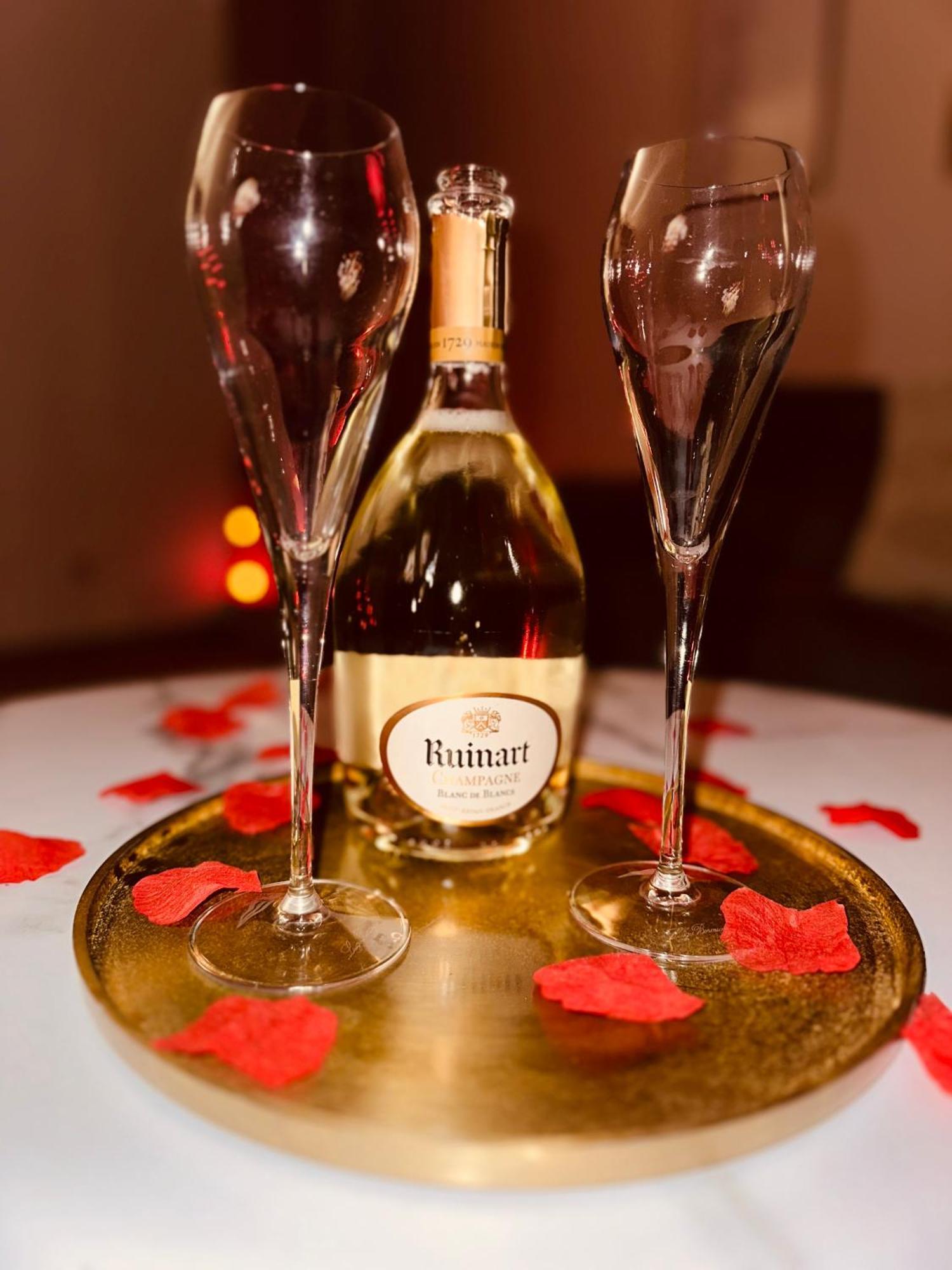 2 Pieces - Parking - Jacuzzi - Food & Drink - Love Мантон Екстер'єр фото